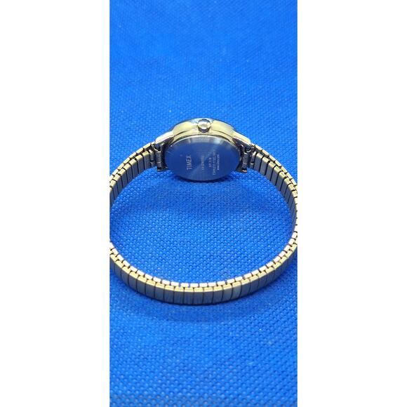 Ladies Timex Indiglo round gold tone easy reader date flex band analog watch - Picture 6 of 6